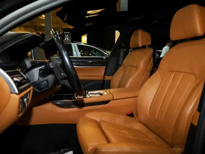 2021 بي ام دبليو الفئة السابعة 730 إل أي