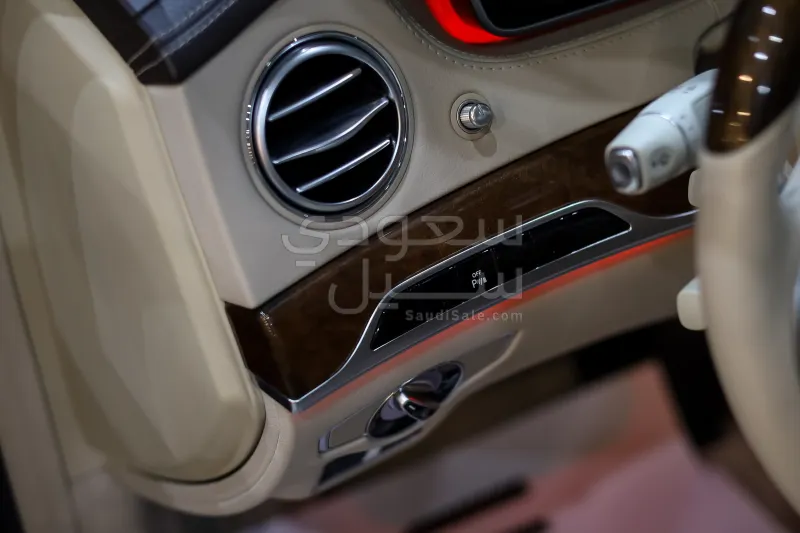 2015 مرسيدس - بنز إس 550