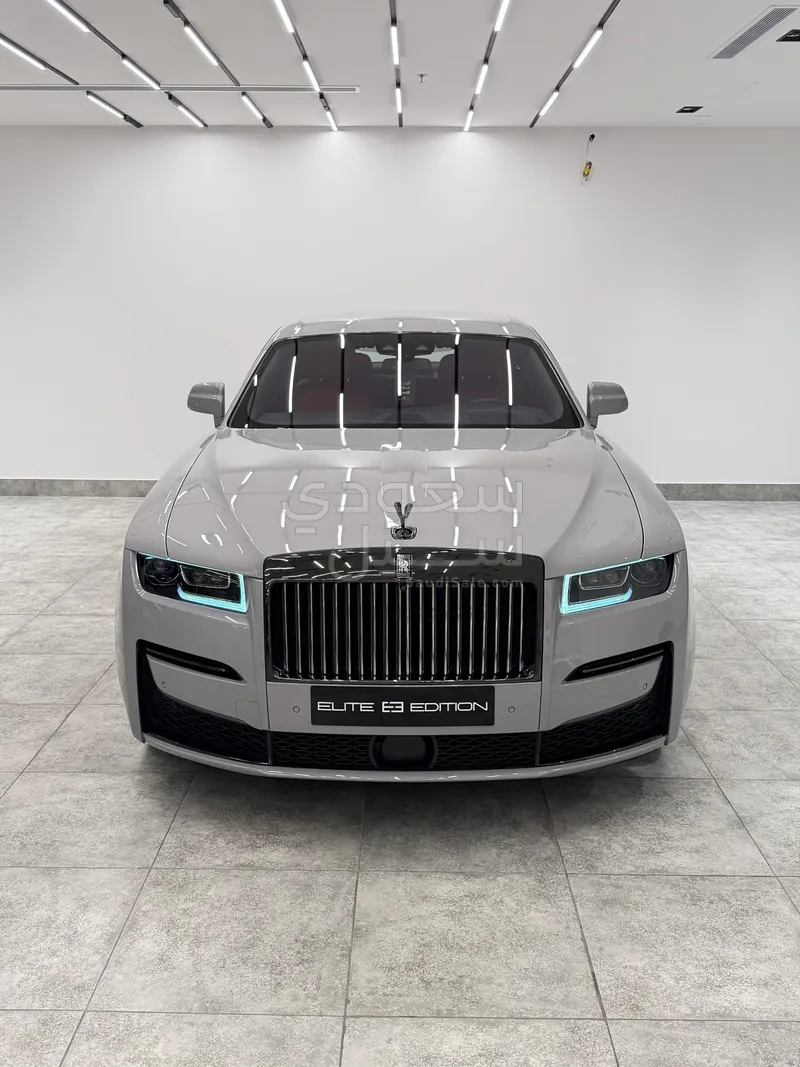 2023 رولز رويس قوست بلاك بادج