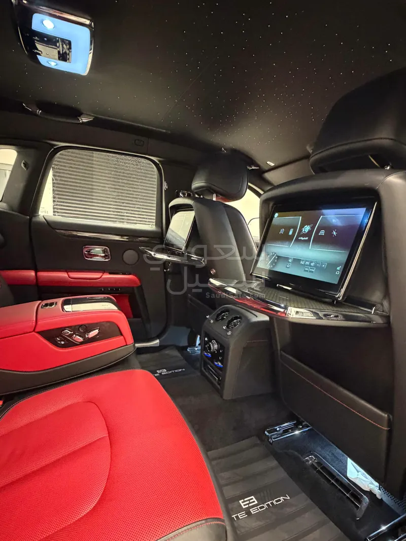 2023 رولز رويس قوست بلاك بادج