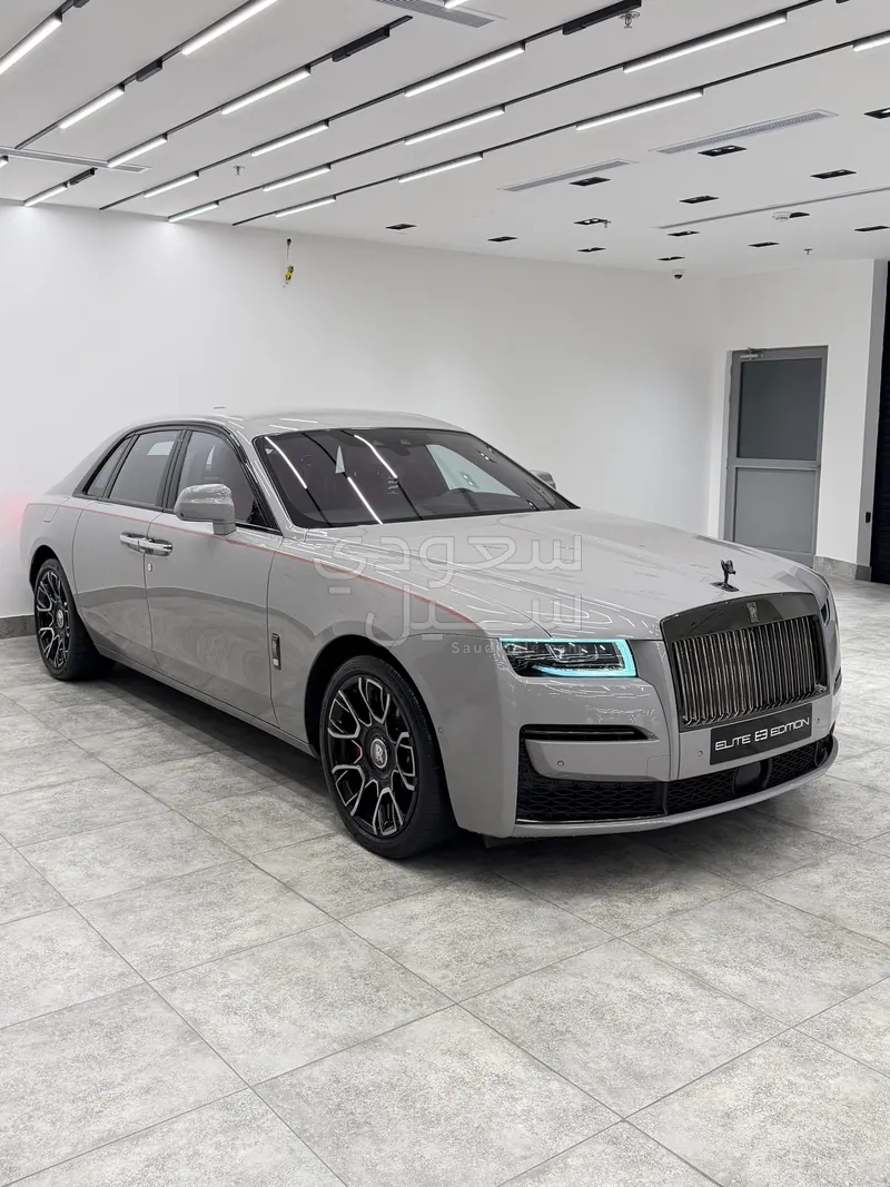 2023 رولز رويس قوست بلاك بادج