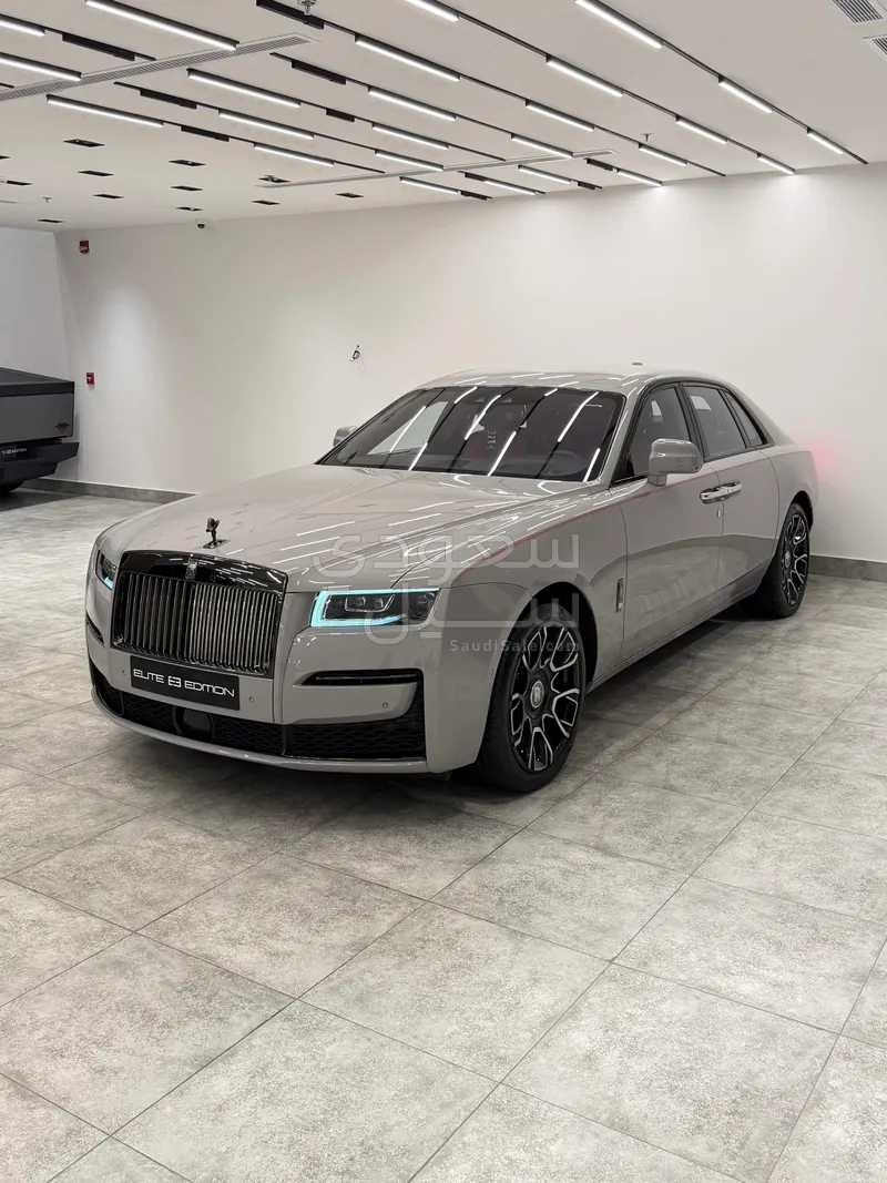 2023 رولز رويس قوست بلاك بادج