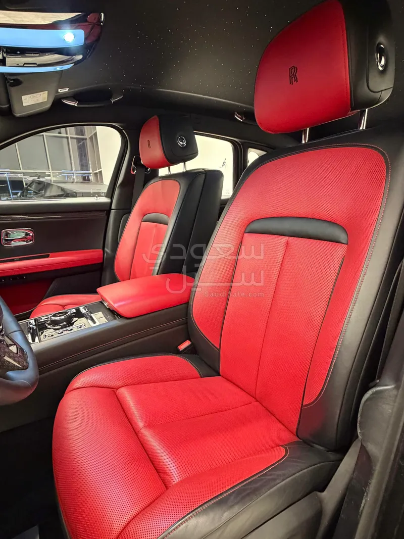 2023 رولز رويس قوست بلاك بادج