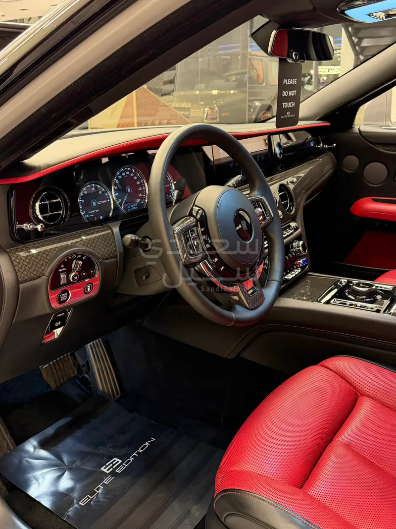 2023 رولز رويس قوست بلاك بادج