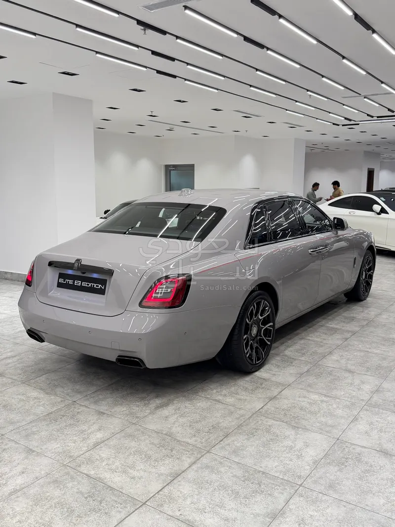 2023 رولز رويس قوست بلاك بادج