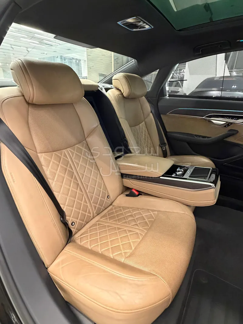 2020 اودي اي 8 ال