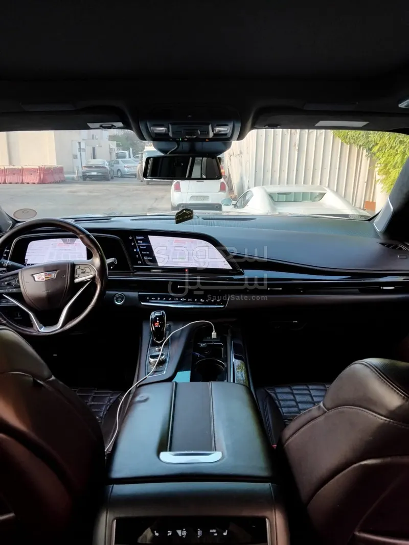 2021 كاديلاك اسكاليد في