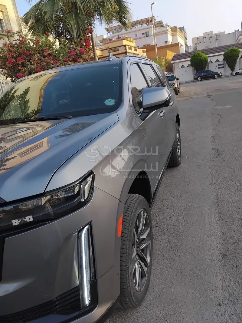 2021 كاديلاك اسكاليد في