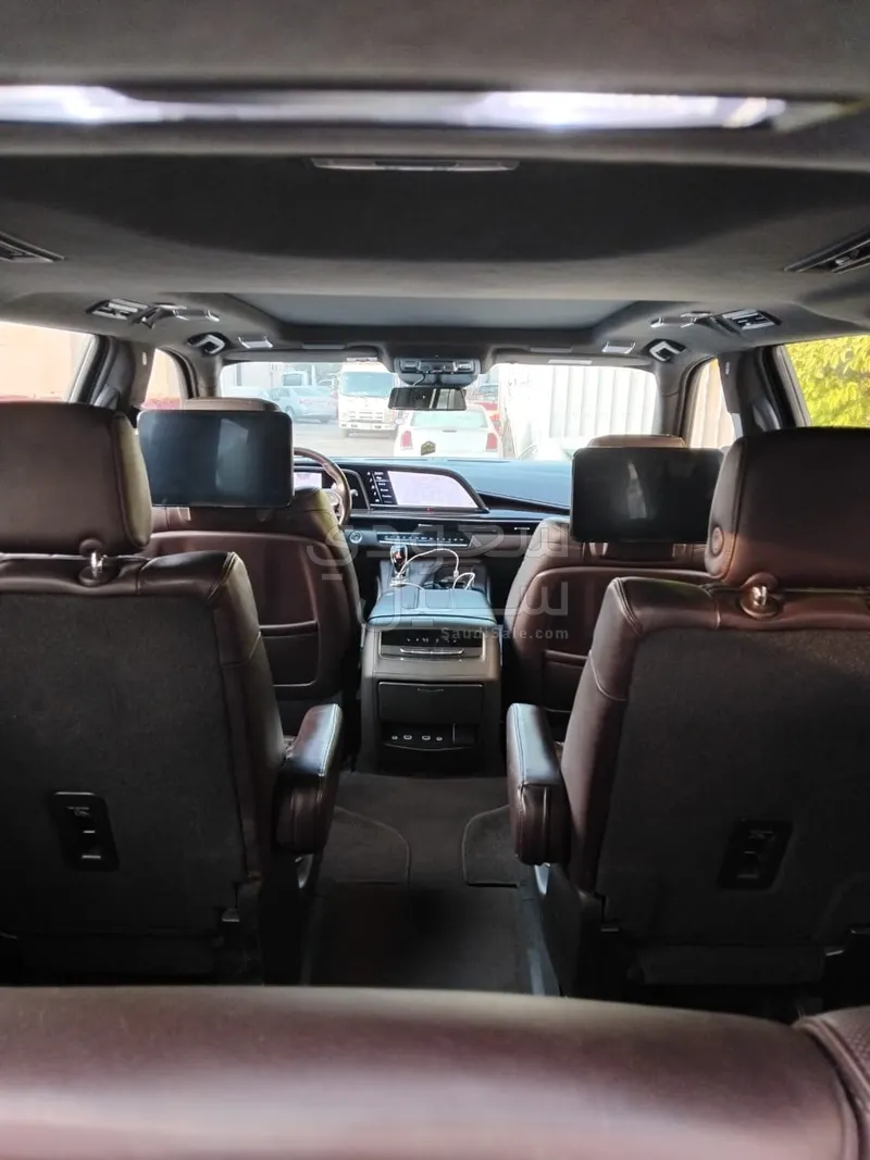 2021 كاديلاك اسكاليد في