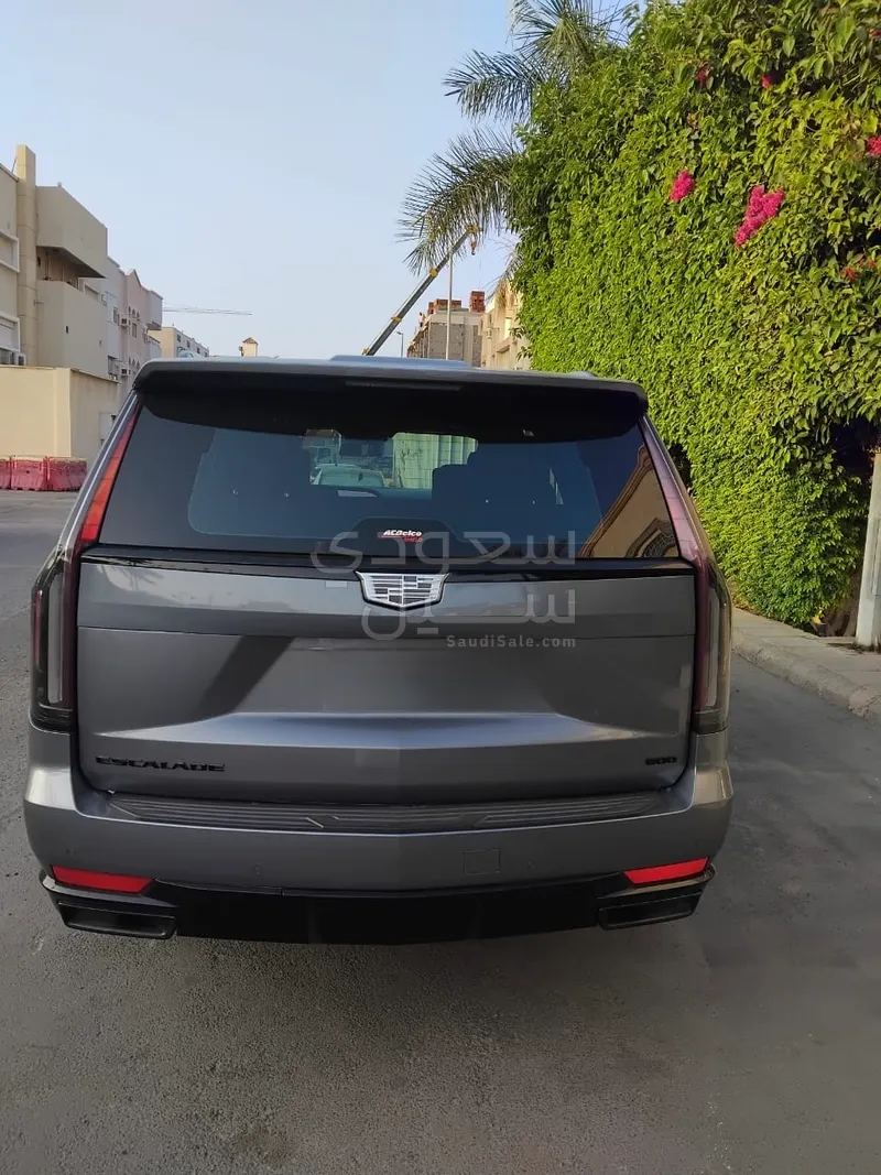 2021 كاديلاك اسكاليد في