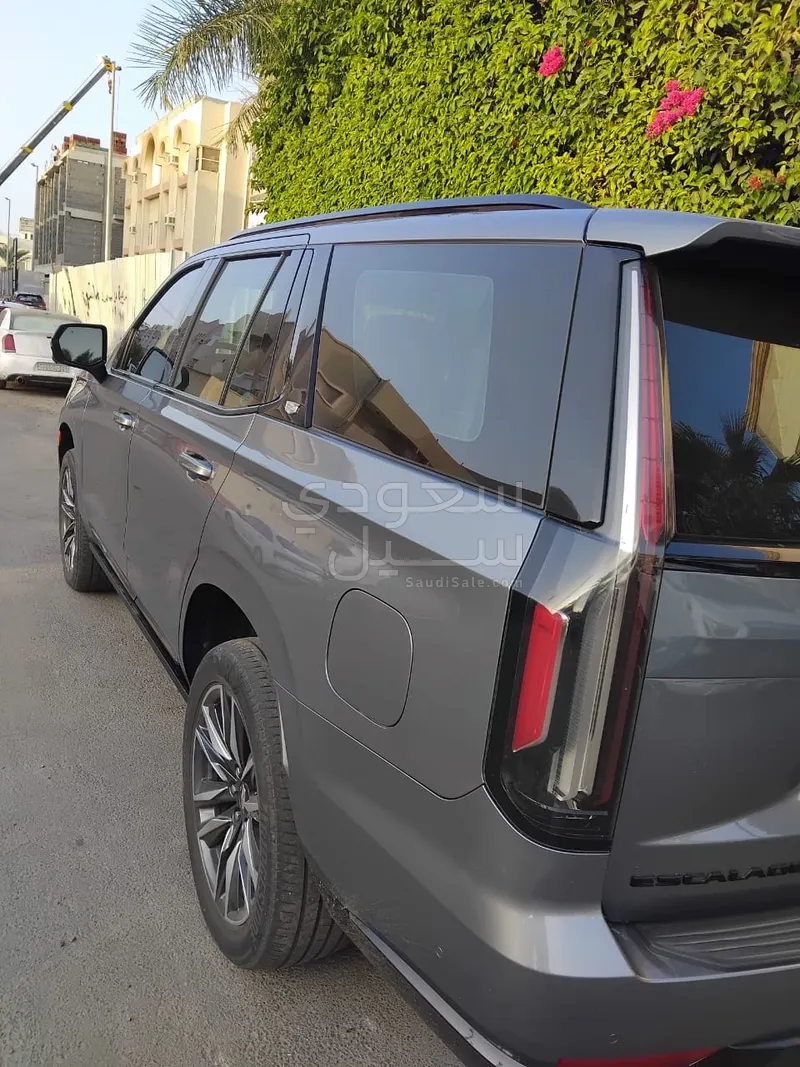 2021 كاديلاك اسكاليد في