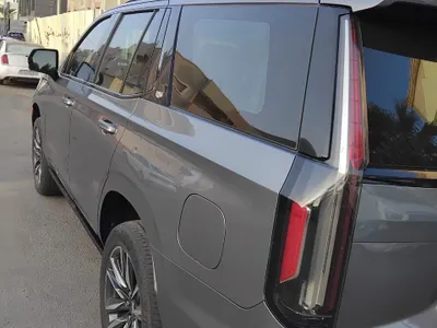 2021 كاديلاك اسكاليد في