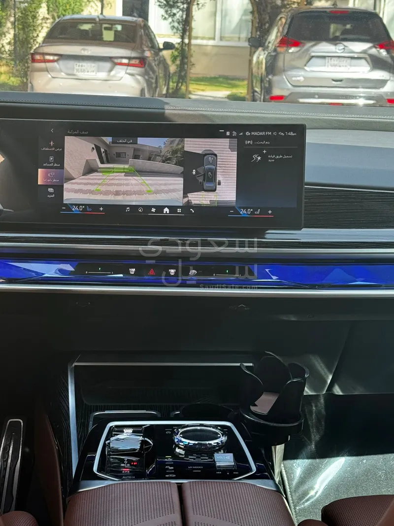 2024 بي ام دبليو الفئة السابعة 735 إل أي إنديفيجوال