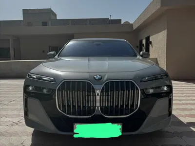 2024 بي ام دبليو الفئة السابعة 735 إل أي إنديفيجوال