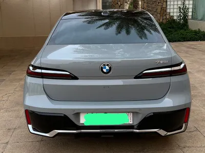 2024 بي ام دبليو الفئة السابعة 735 إل أي إنديفيجوال