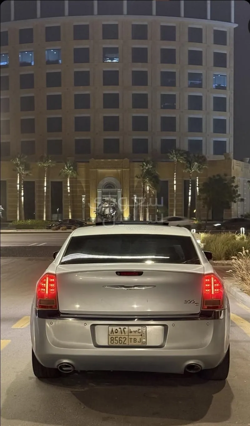 2013 كرايسلر 300 هيمى