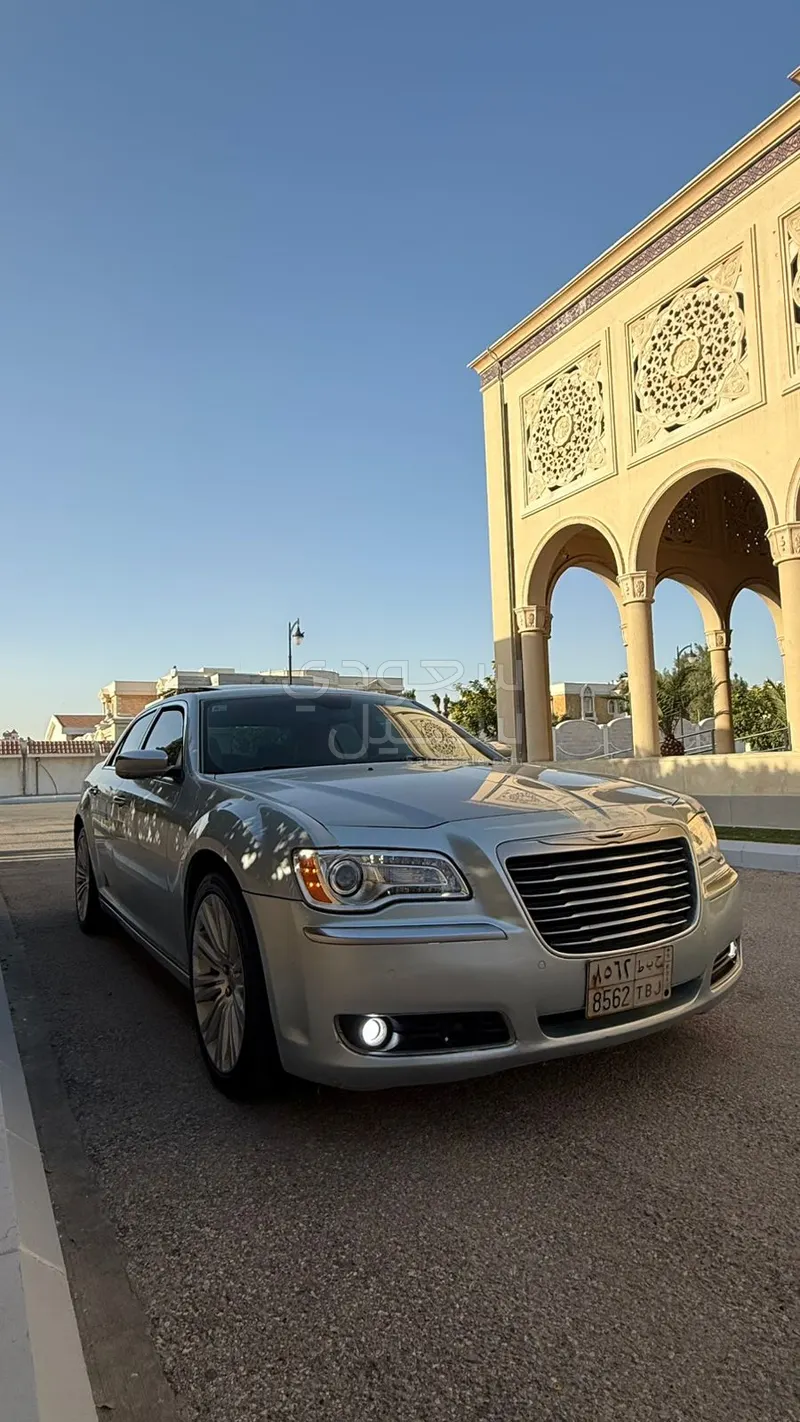 2013 كرايسلر 300 هيمى