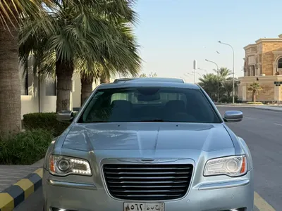 2013 كرايسلر 300 هيمى