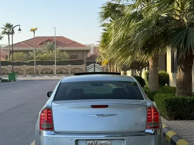 2013 كرايسلر 300 هيمى
