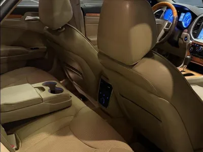 2013 كرايسلر 300 هيمى