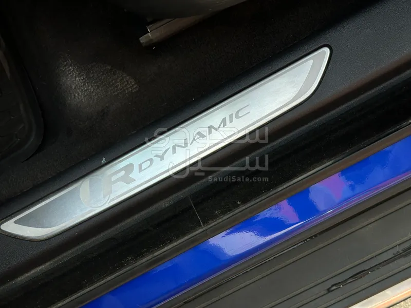 2018 جاكوار اي-بيس