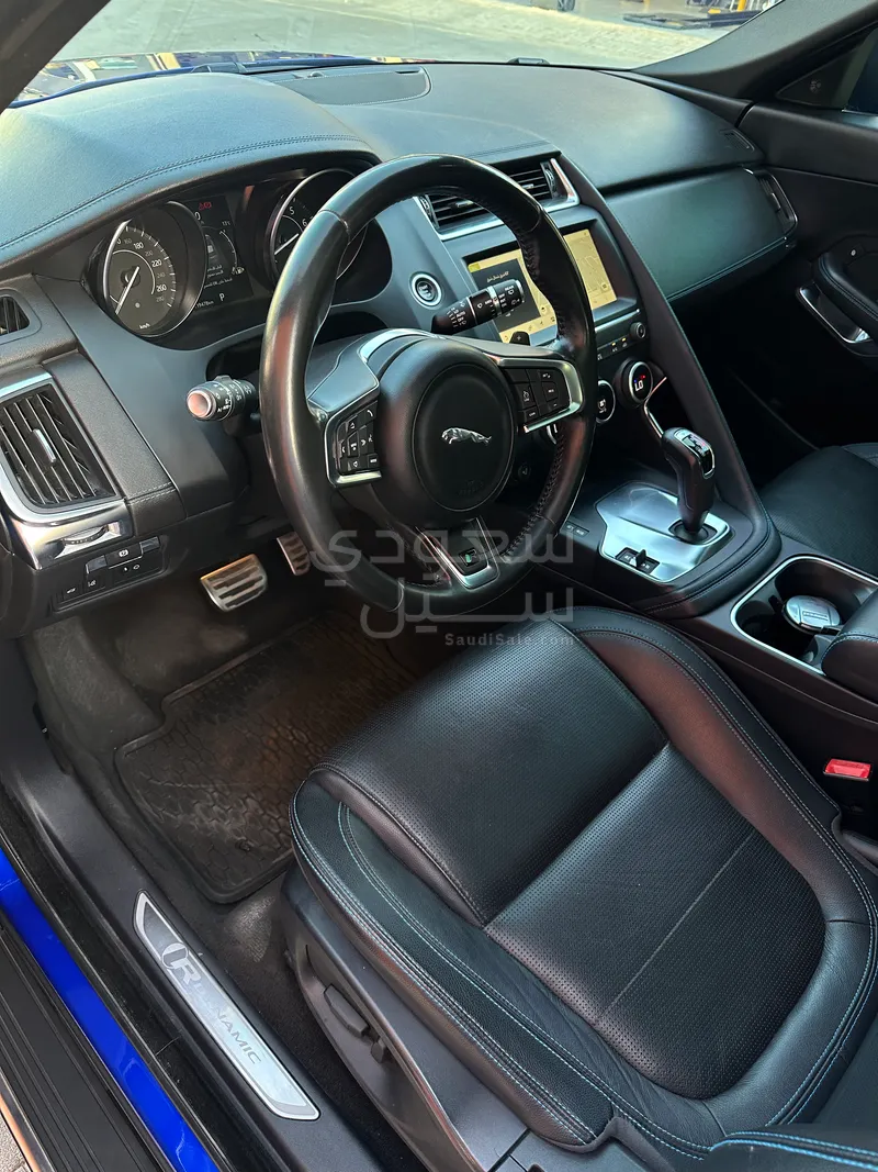 2018 جاكوار اي-بيس