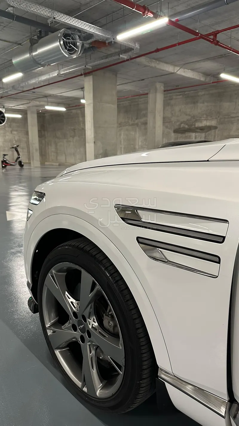 2021 جينيسيس جي في 80