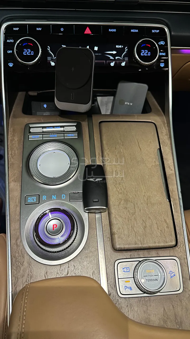 2021 جينيسيس جي في 80