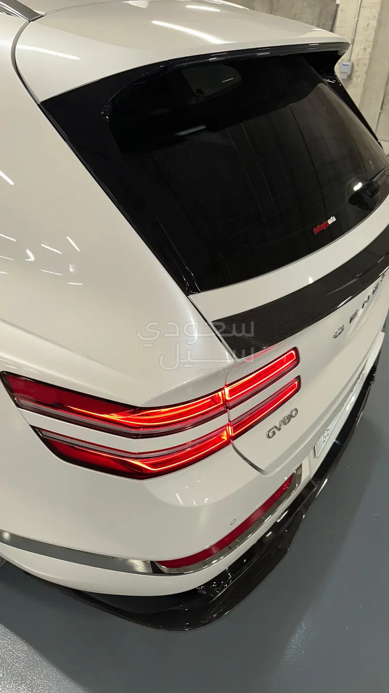 2021 جينيسيس جي في 80