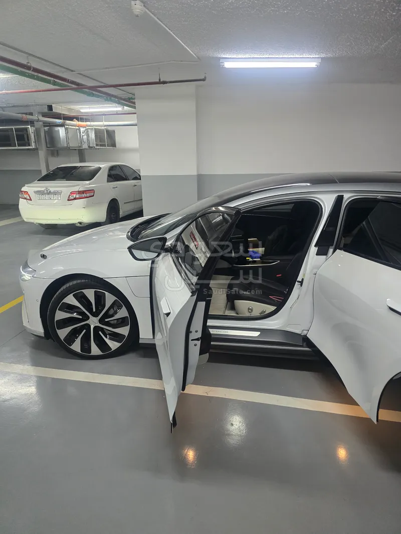 2023 لوسيد جراند تورينج