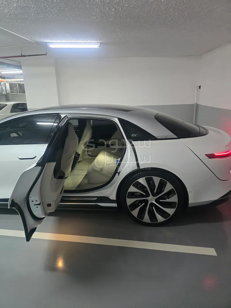 2023 لوسيد جراند تورينج