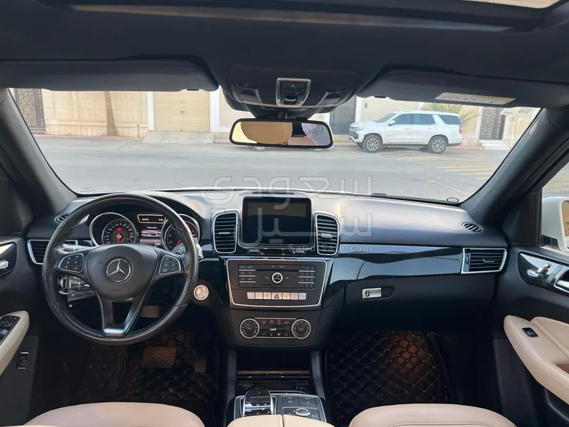 2016 مرسيدس - بنز جي إل إي 400