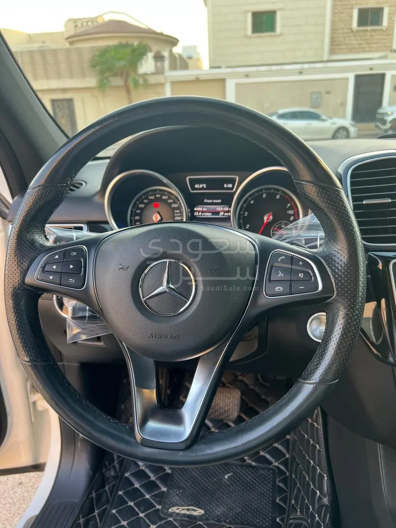 2016 مرسيدس - بنز جي إل إي 400