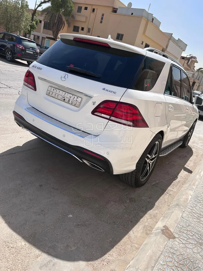 2016 مرسيدس - بنز جي إل إي 400