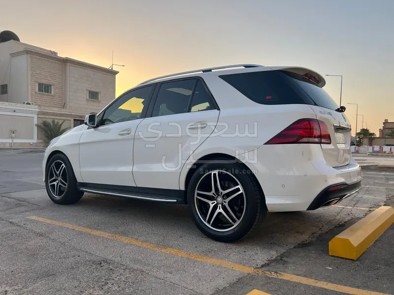 2016 مرسيدس - بنز جي إل إي 400