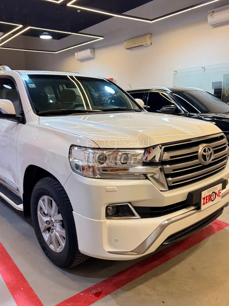 2018 تويوتا لاند كروزر جي اكس ار