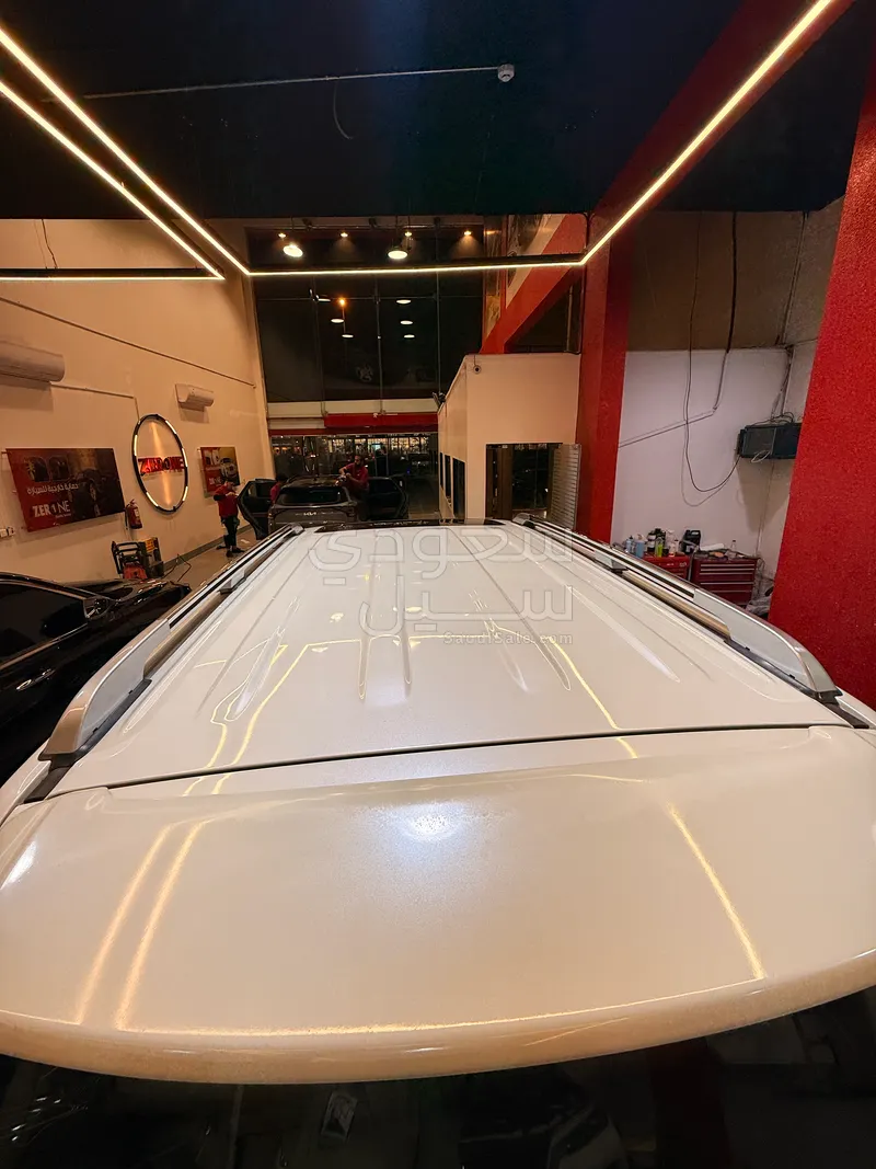 2018 تويوتا لاند كروزر جي اكس ار