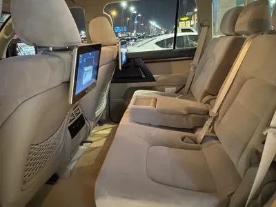 2018 تويوتا لاند كروزر جي اكس ار