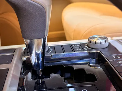 2018 تويوتا لاند كروزر جي اكس ار