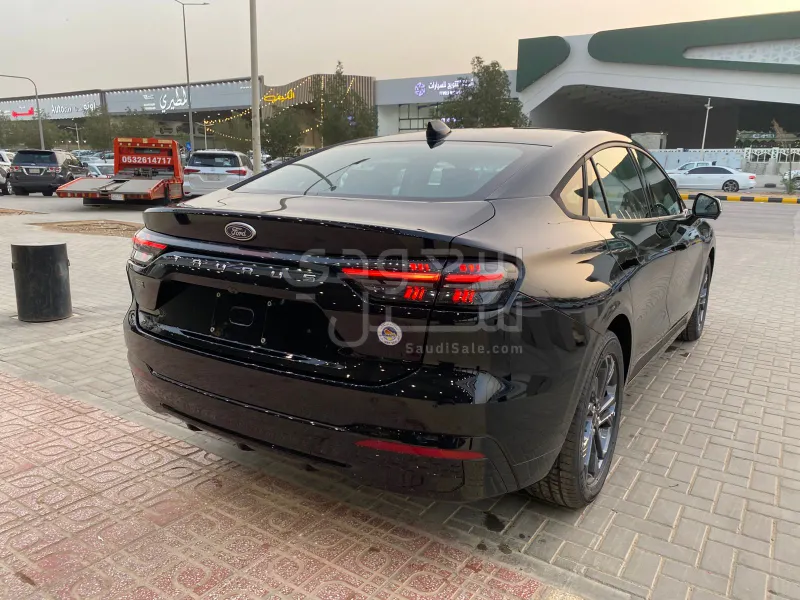 2026 فورد توروس ترند