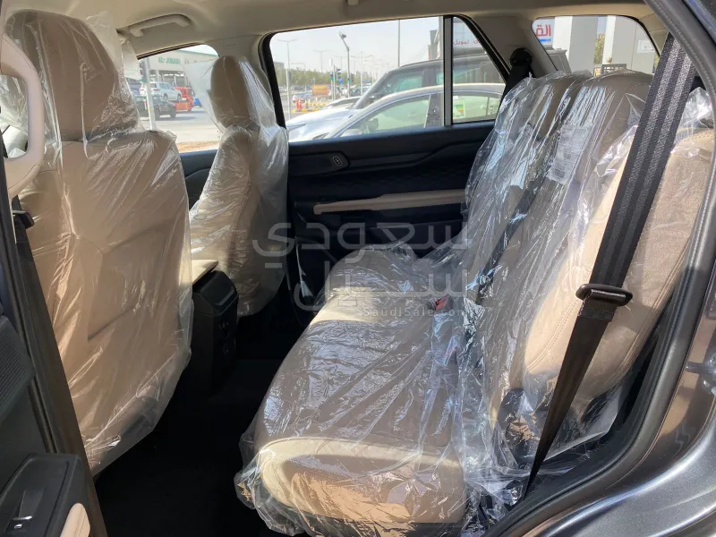 2025 فورد ايفرست