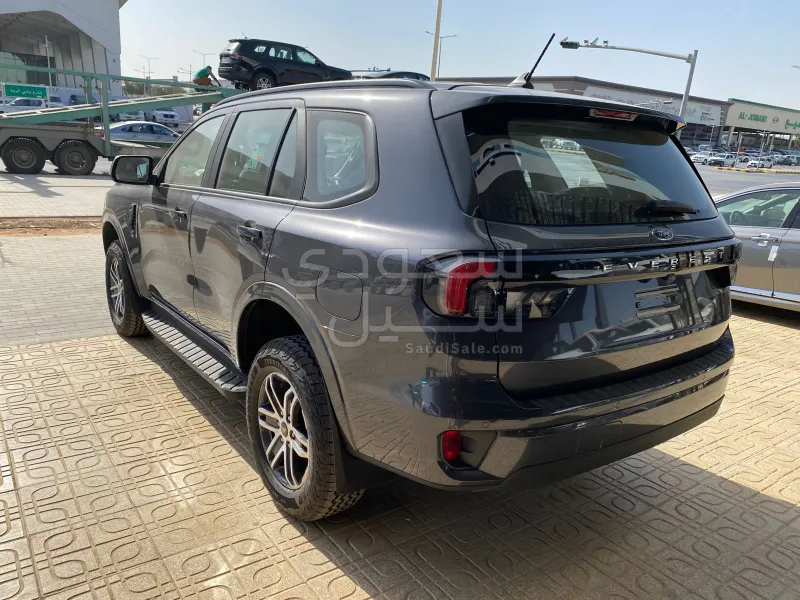 2025 فورد ايفرست