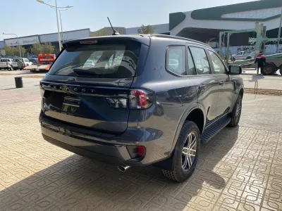 2025 فورد ايفرست