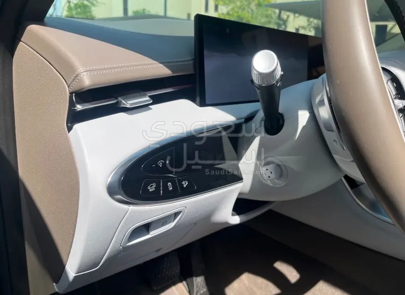 2025 جينيسيس جي في 70