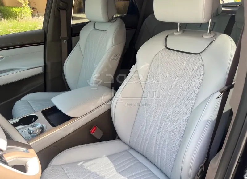 2025 جينيسيس جي في 70