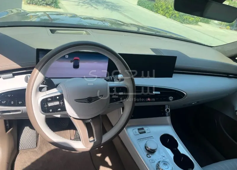 2025 جينيسيس جي في 70