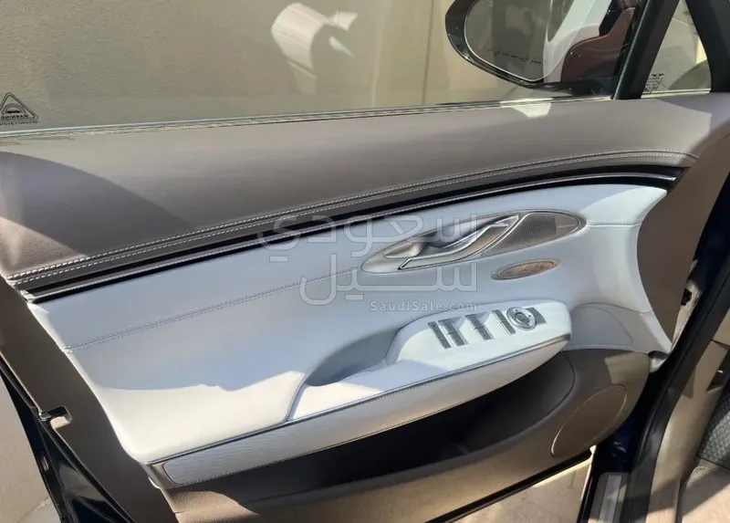 2025 جينيسيس جي في 70