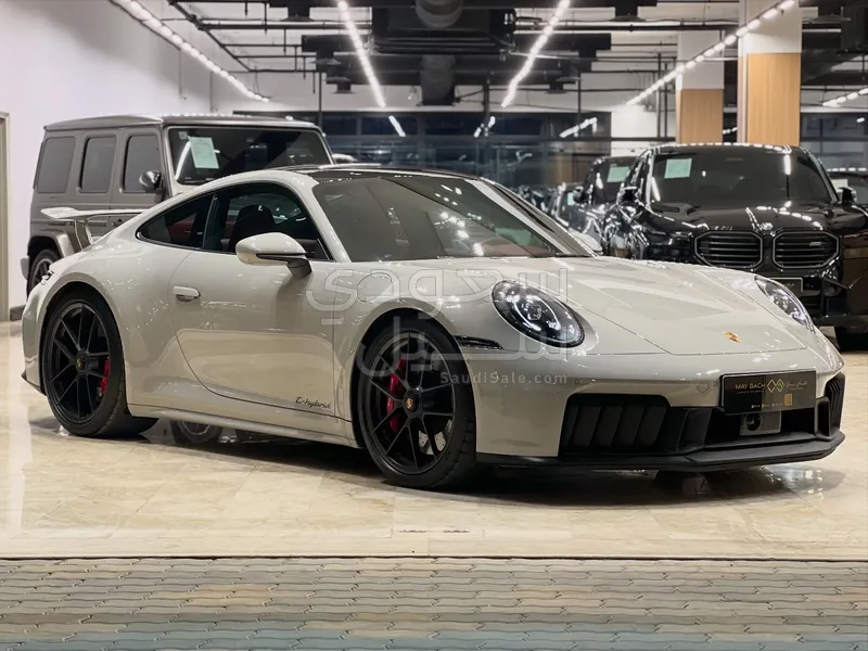 2025 بورش 911 كاريرا 4 جي تي اس