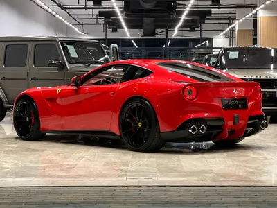 2016 فيراري اف 12 بيرلينيتا