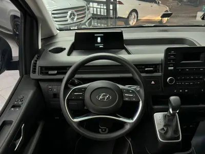 2022 هيونداي ستاريا